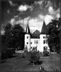 the du Prel Chateau de Erpeldange
click on picture to view at full size
